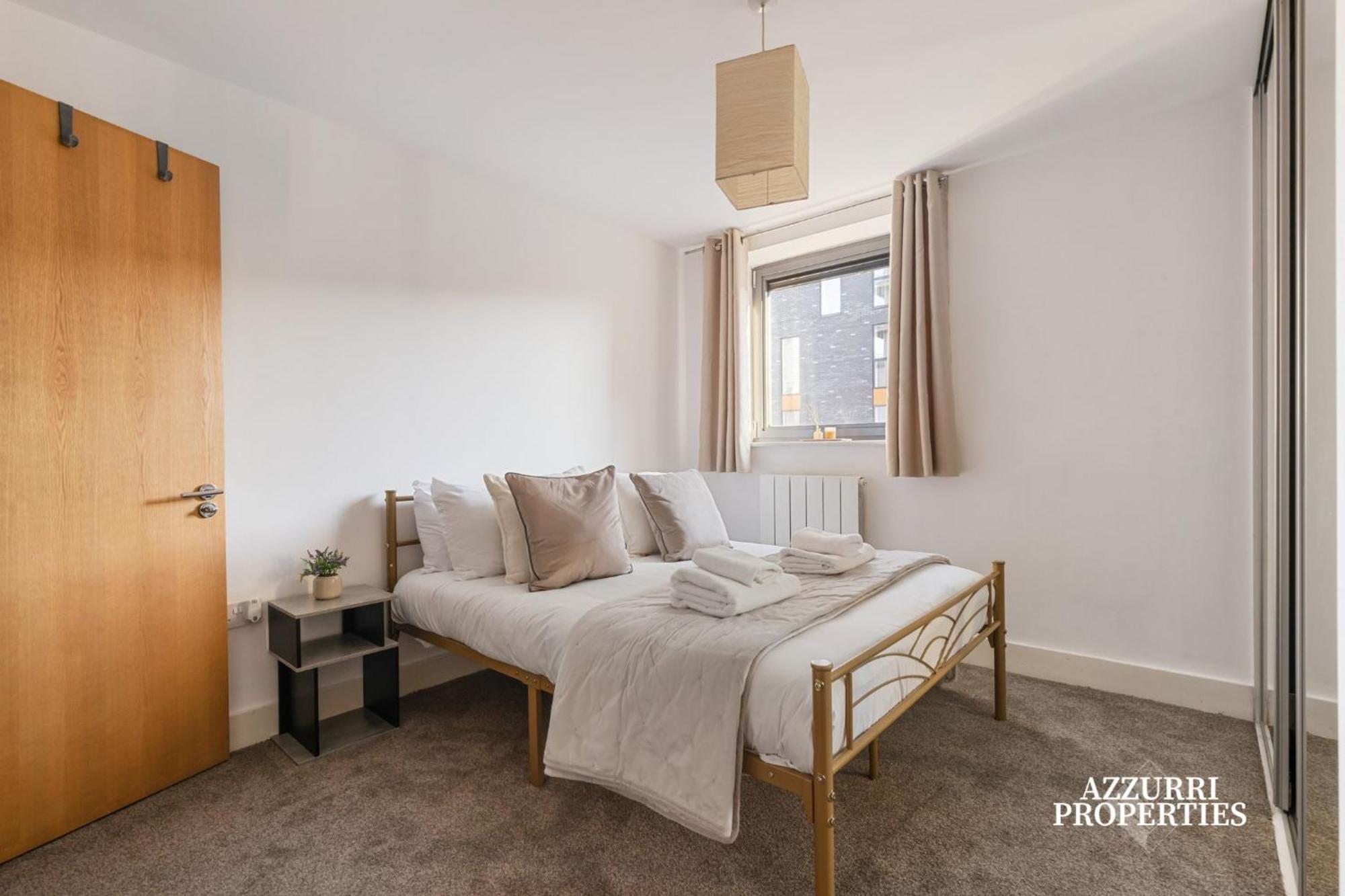 Appartamento 2 Bed Only Five Minutes Walk From Crossharbour Londra