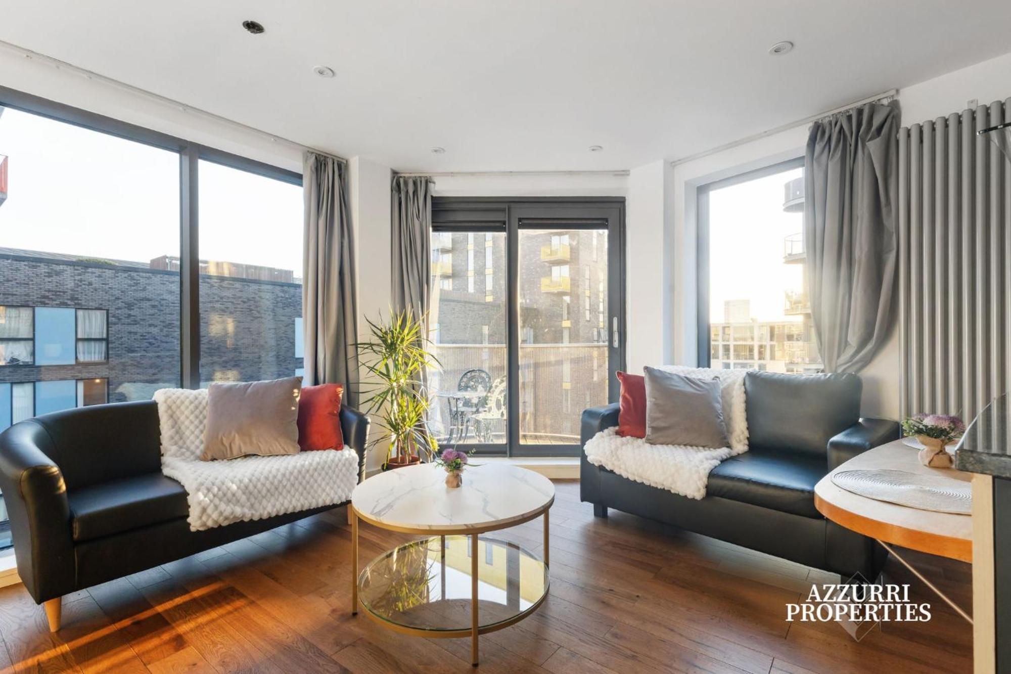 2 Bed Only Five Minutes Walk From Crossharbour * Londra
